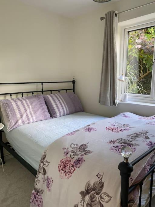 Cosy Apartment With Private Access And Kitchenette In Guildford (Adults Only) Worplesdon Zewnętrze zdjęcie
